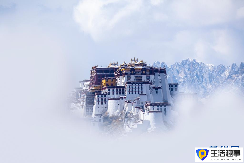 西藏拉薩：滿天細雪映美景