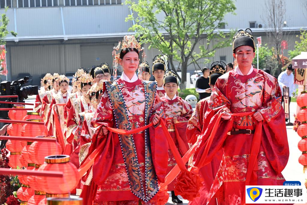 青島舉行文明實踐集體婚禮